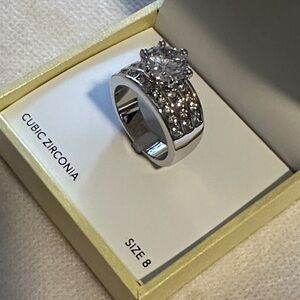 Elegant Silver Cubic Zirconia Ring women’s size 8